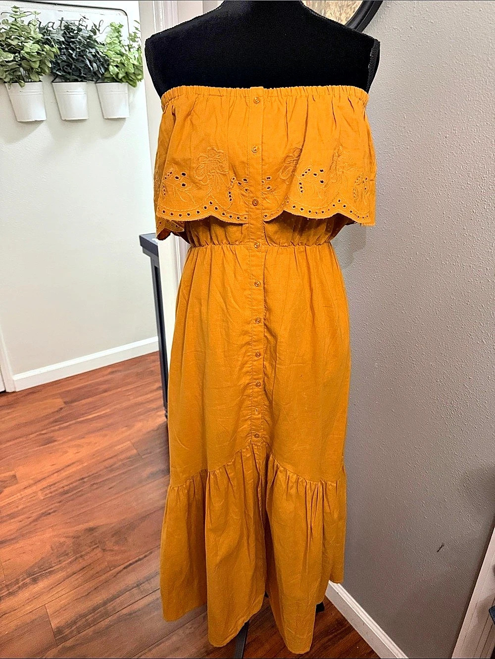 Lush Maxi Dress in Orange Size Medium Like New